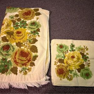 Vintage Fashion Manor Towel and Washcloth set